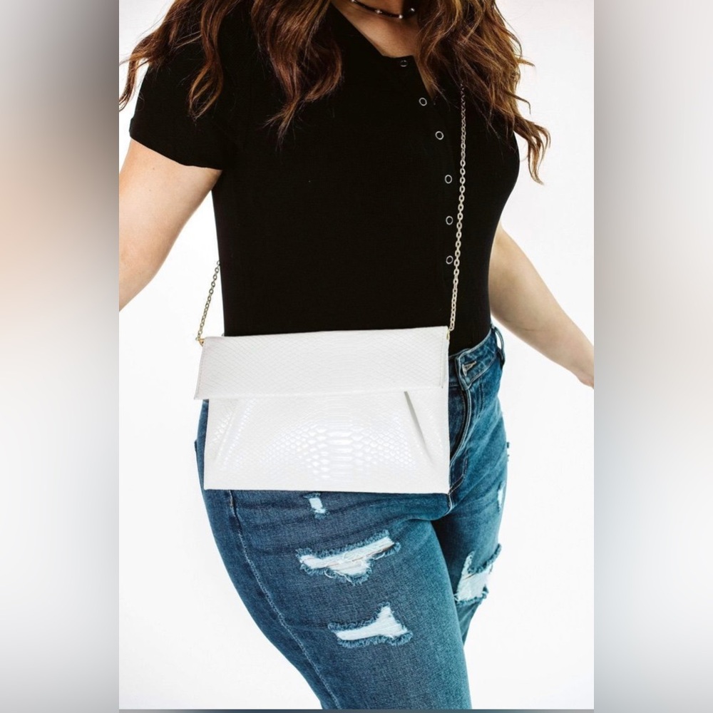 Elegant White Chain crossbody  Bag
